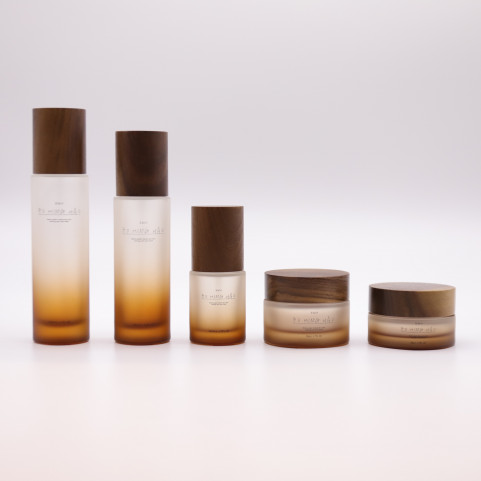 OEM Brown Round Empty Customized 30ml 80ml 50g Skincare Lotion Glass Bottle Face Beauty Cream Cosmetics Jars With Lid
