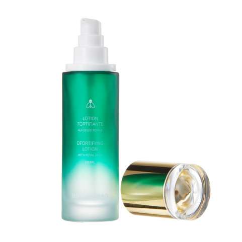 OEM ODM OBM Luxury 100ml 150ml Flat Glass Bottles for Cosmetic Skincare Refillable Set From Glass Packaging Suppliers