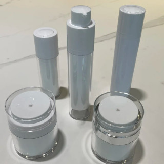 Акриловый airless-флакон 30 мл с помпой #1