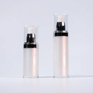 Белый пластиковый airless-флакон 30–50 мл #1